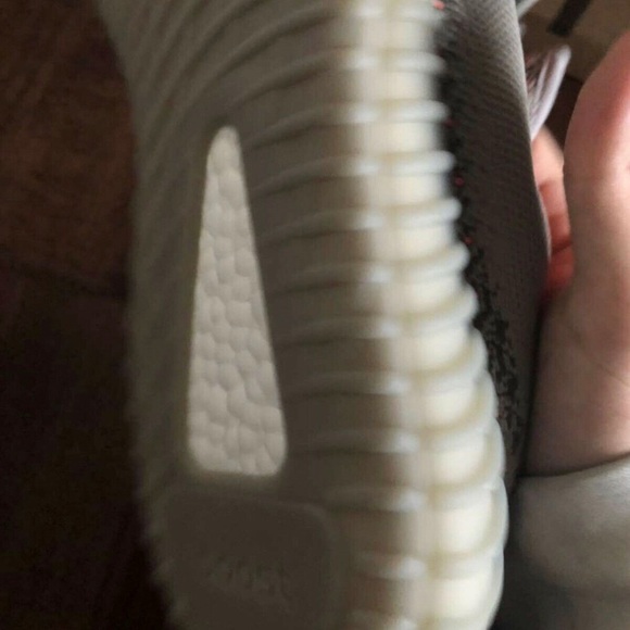 Yeezy Boost 350 V2 Beluga - Picture 2 of 5